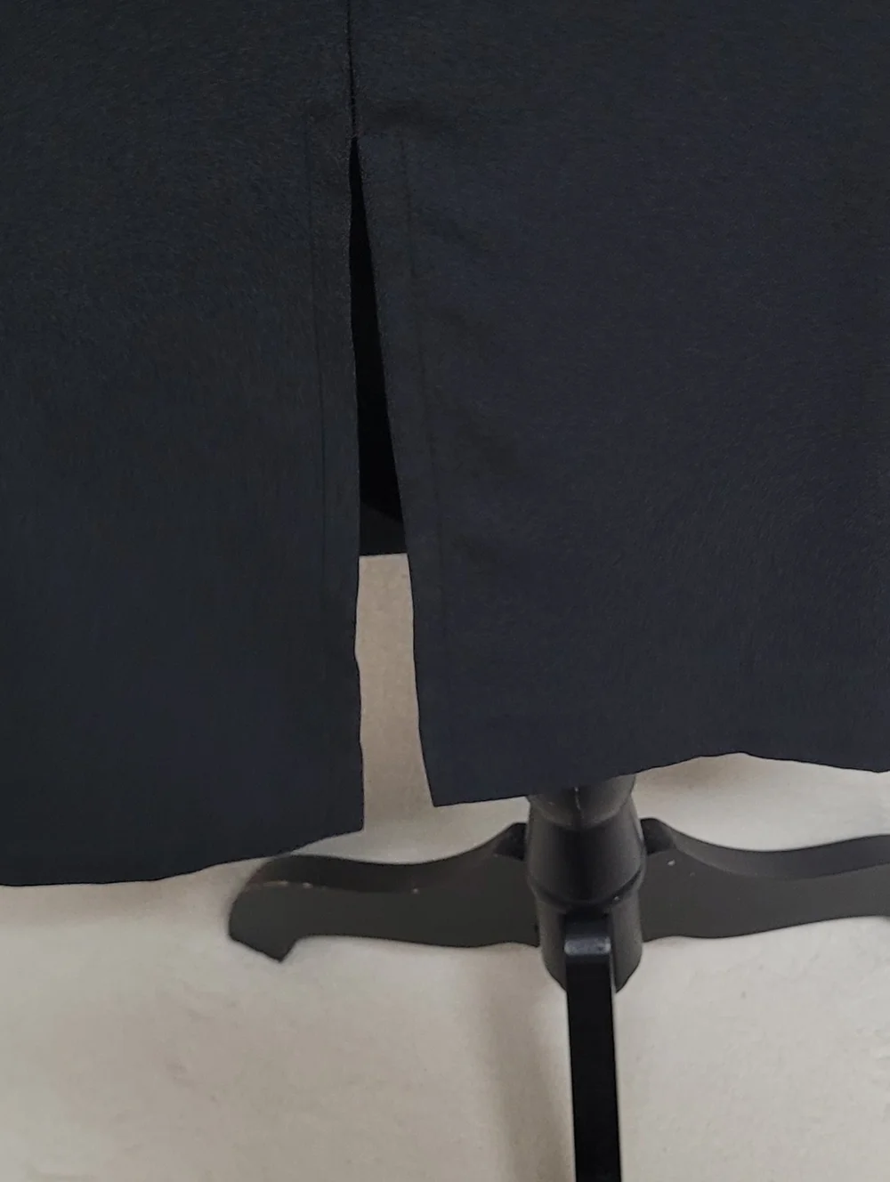 90s Vintage Miss Scarlett Black Satin Crepe Frog Clasp Closure Midi Wiggle Dress - Picture 6 of 11